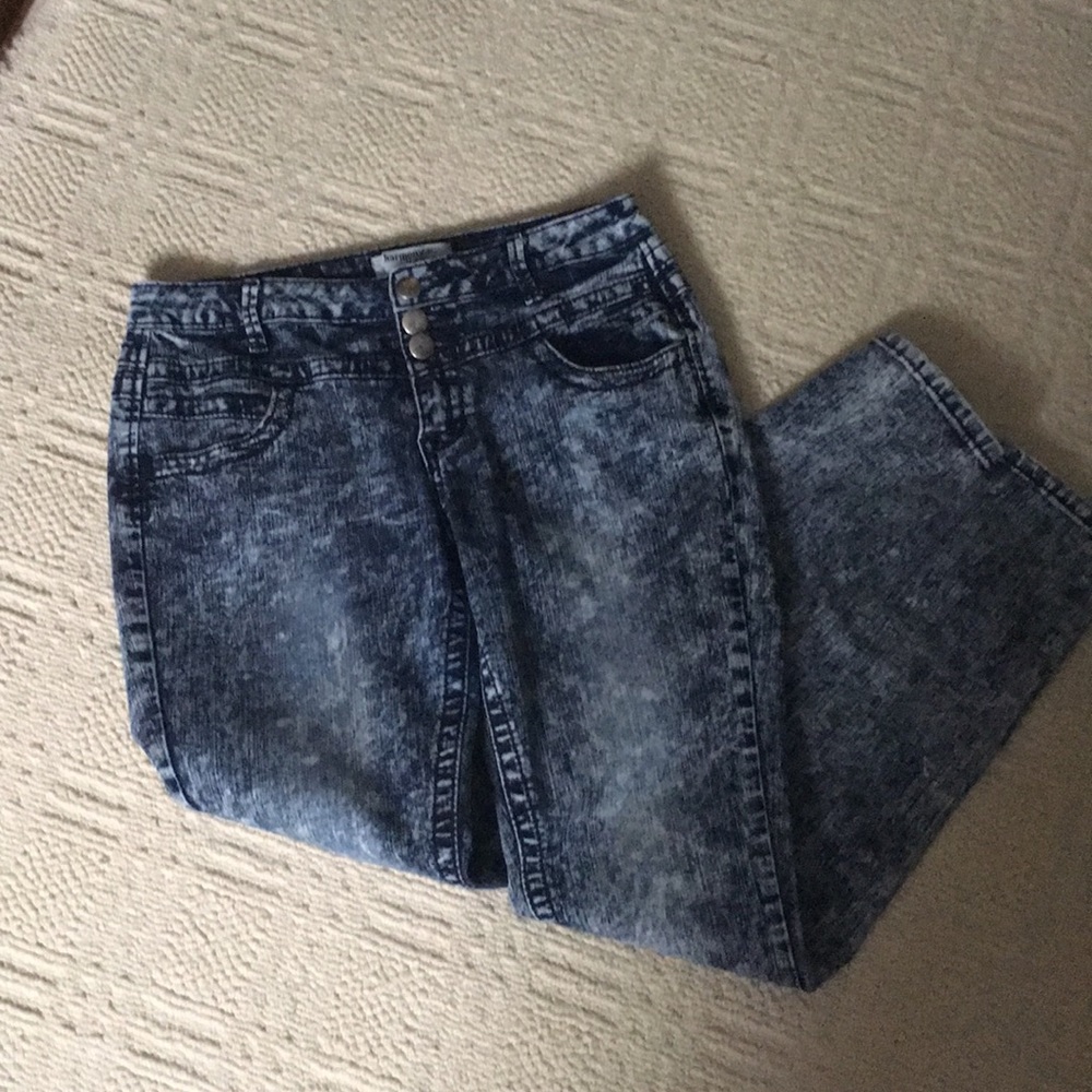 Acid washed high waisted jeans